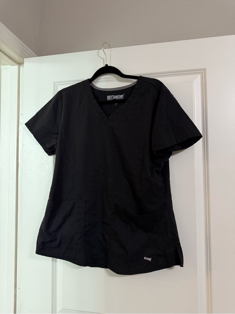 Grey’s Anatomy Black Women's V-Neck Scrub Top